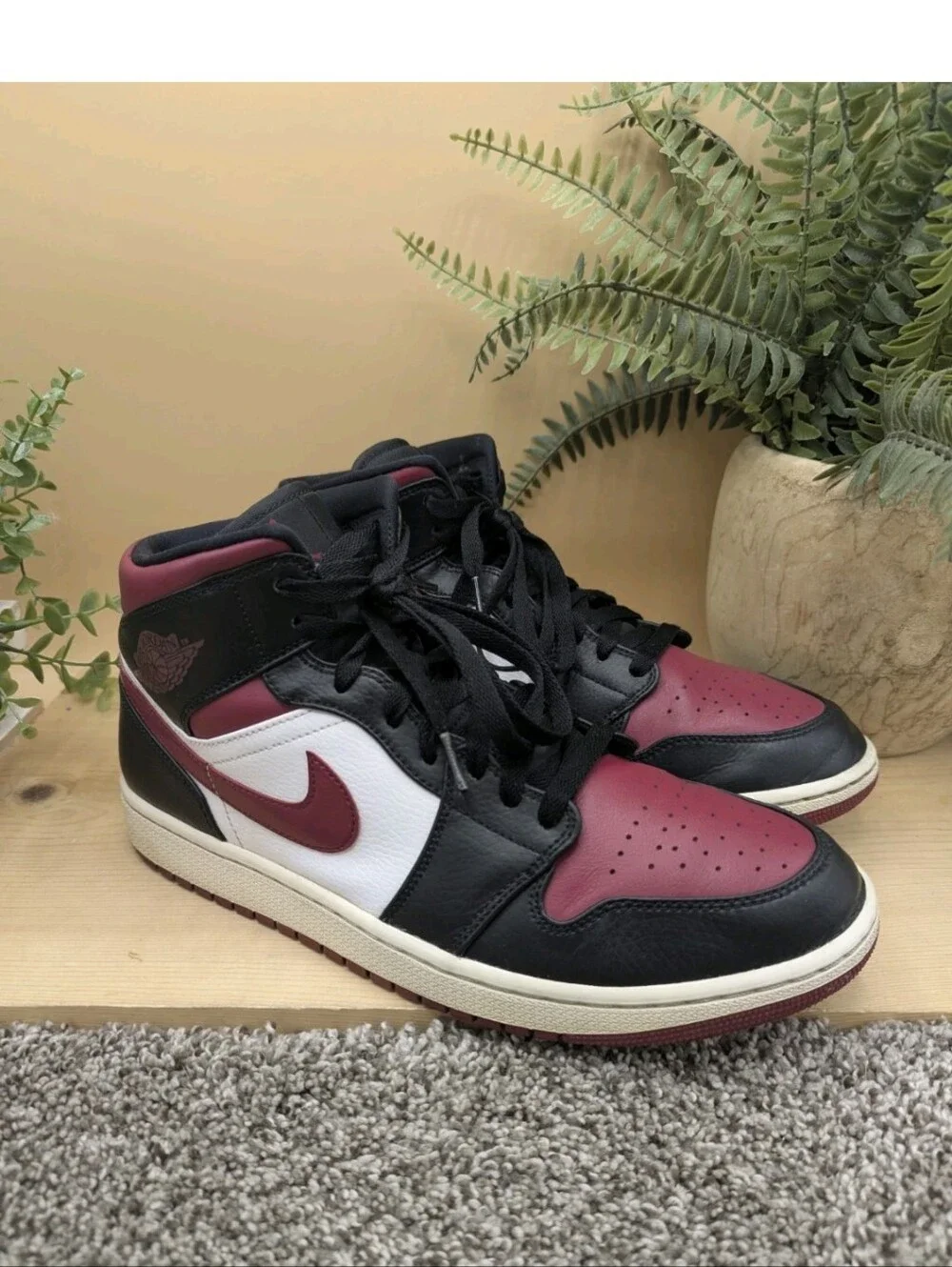 Jordan 1 SE Mid Bred Toe Leather Mens Size 10.5 Basketball Shoes OG BOX